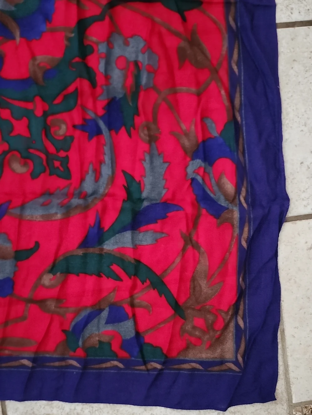 Vtg Made In Italy Vibrant Red Floral Silk-Feel Scarf Purple Border 33x33
